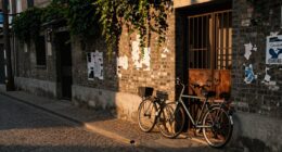 unnoticed environmental cues